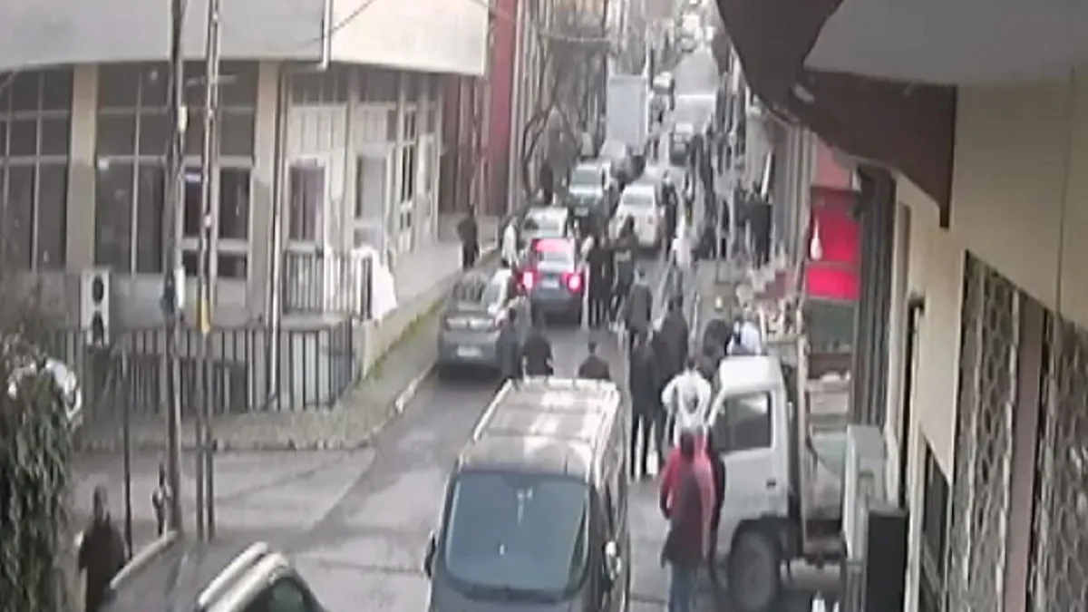 Sancaktepe’de silahlı çatışma: 5 kişi yaralandı! Sancaktepe’de silahlı çatışma: 5 kişi yaralandı!