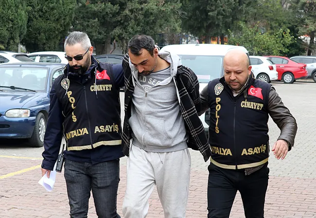 son-dakika-antalyada-2-kisinin-oldugu-kundaklama-davasinda-flas-detay-yanmaya-hazir-misiniz-1765366926961.jpeg