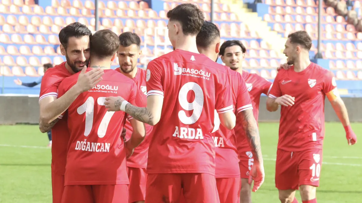 Boluspor, Adana Demirspor deplasmanında 6 golle galip! Boluspor, Adana Demirspor deplasmanında 6 golle galip!