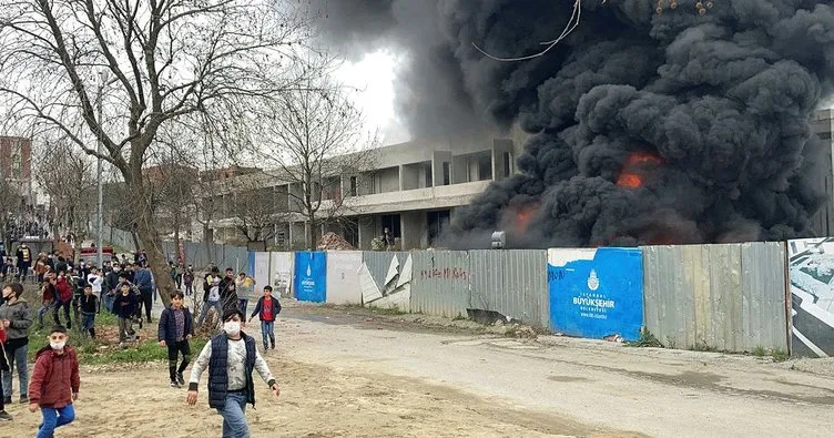 İBB inşaatındaki malzemeler alev alev yandı