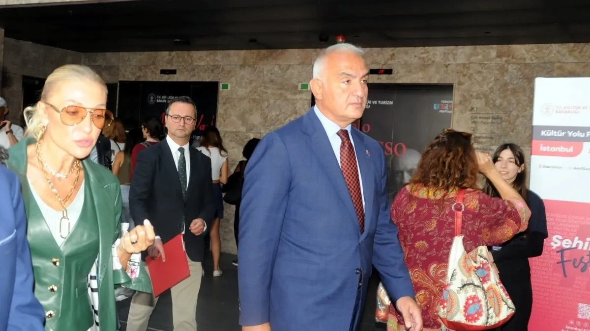 “Frida Kahlo ve Andy Warhol’un sergileri ilk 6 günde 50 binin üzerinde ziyaretçi aldı”