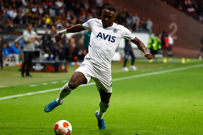 fenerbahceli-bright-osayi-samuel-nijeryayi-secti-1668242640033.jpg