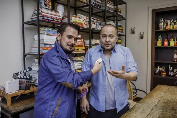 İzzet Çapa gazetecilik kisvesi altında dönen dolapları, kirli ilişkileri anlattı