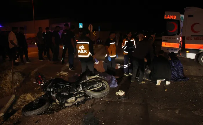 cop-kamyonuyla-carpisan-motosikletteki-2-kisi-oldu-1779517944140.jpg