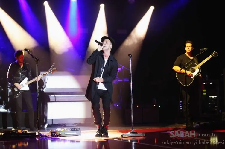 OneRepublic solisti Ryan Tedder Türk bayraklı t-shirt ile konsere çıktı!