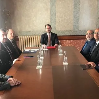 Hazine ve Maliye Bakanı Berat Albayrak, Katılım Bankalar Birliği Yönetimi ile toplantı gerçekleştirdi