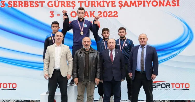 Büyükşehirli güreşçi Türkiye şampiyonu oldu