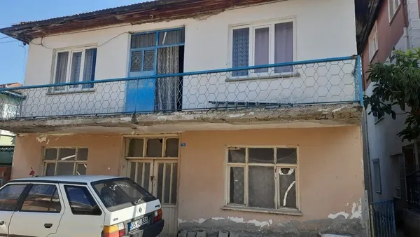 amasyada-vicdanlari-sizlatan-olay-acimasiz-evlat-90-yasindaki-annesine-bunu-da-yapti-o-arsaya-ev-yaptiracagim-1785325956772.jpg