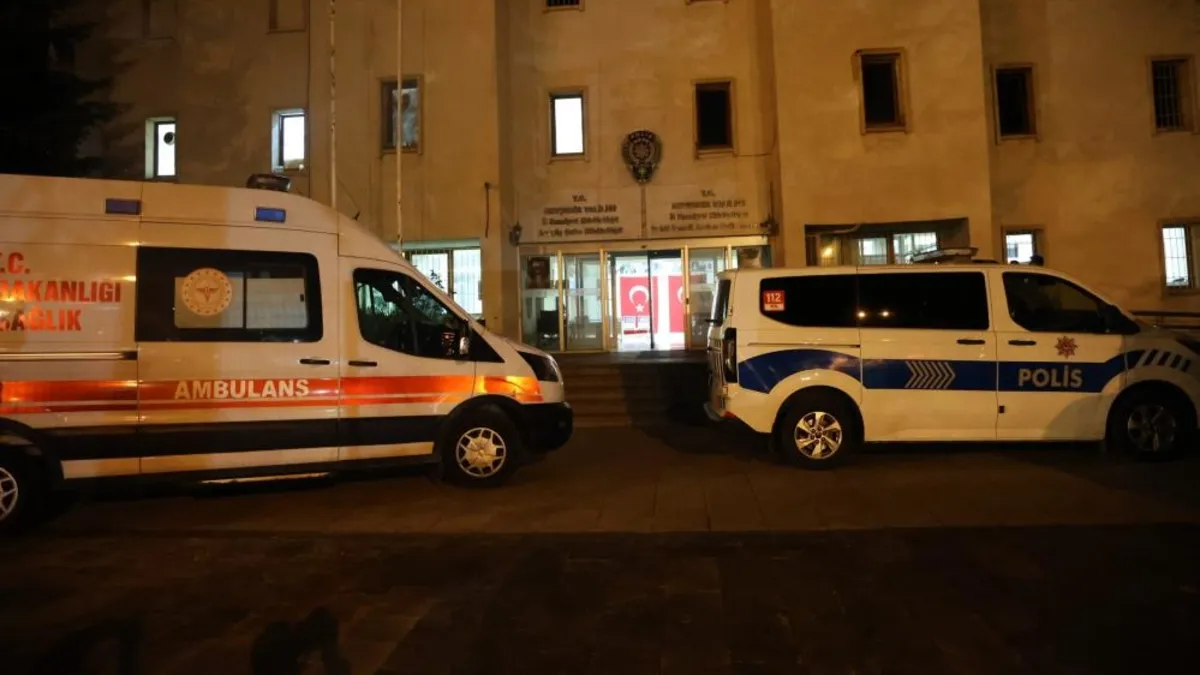 Nevşehir’de sağlık personeli bıçaklı kavganın arasında kaldı Nevşehir’de sağlık personeli bıçaklı kavganın arasında kaldı