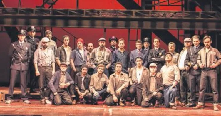 Öğrencileriyle aynı sahnede