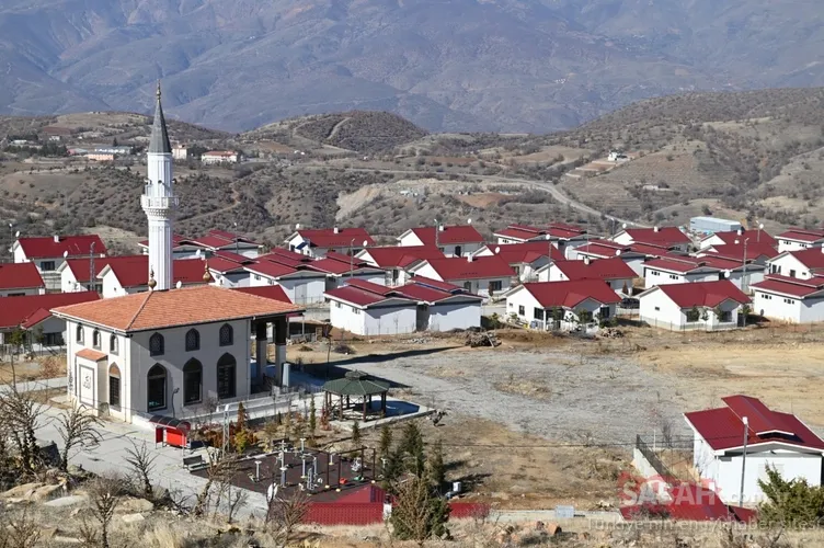 SABAH, Malatya’da köy evlerine konuk oldu: Depremin büktüğü belimizi devlet doğrulttu