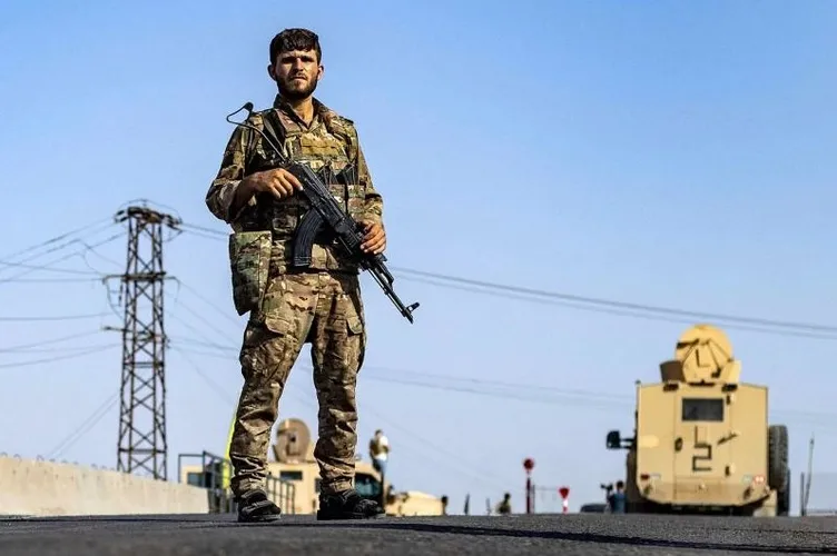 Yeni Suriye’de YPG/PYD oyun dışı kalıyor: Terör örgütü elebaşı Batı basınına PKK iş birliğini itiraf etti!