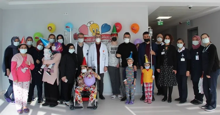 Sivas Numune Hastanesinde çocuklar için yılbaşı eğlencesi düzenlendi