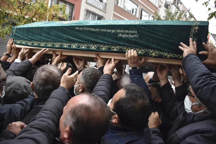 turk-edebiyatinin-buyuk-ismi-sezai-karakoca-son-veda-1637150045342.jpg