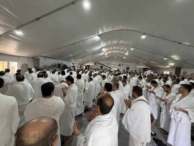 arafatta-vakfe-duasi-diyanet-isleri-baskani-prof-dr-safi-arpagus-ilk-kiblemiz-mescid-i-aksayi-hurriyetine-kavu-1779797119685.jpg