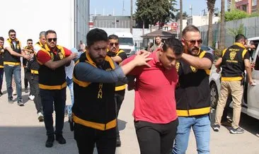 İnşaat malzemesi satışı yapan iş yerinin bodrum katını kumarhaneye çevirdiler #adana