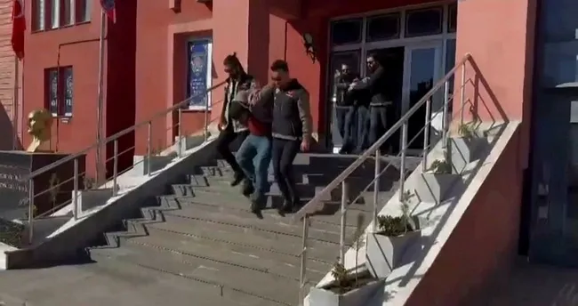 Hakkari’de 12 kilo 600 gram sentetik uyuşturucu yakalandı Hakkari’de 12 kilo 600 gram sentetik uyuşturucu yakalandı