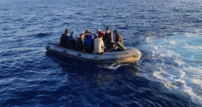 Bodrum açıklarında 56 düzensiz göçmen yakalandı Bodrum açıklarında 56 düzensiz göçmen yakalandı