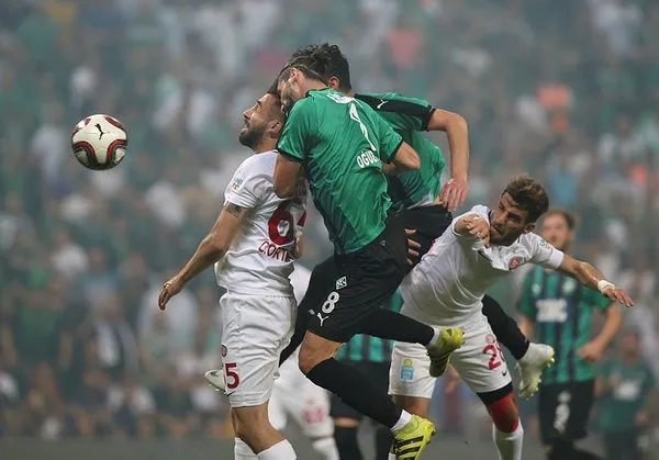 Erkan Zengin şov yaptı, Fatih Karagümrük 1. Lig'e yükseldi