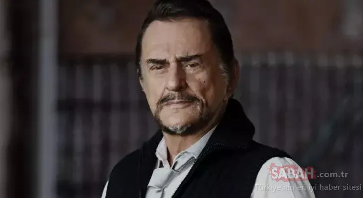 Şarkıcı Alpay yıllar sonra ortaya çıktı! Tanıyabilene aşk olsun!