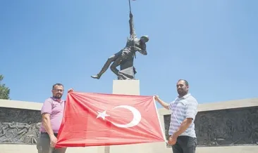 Bayrak düşmesin diye meydanlara koştuk