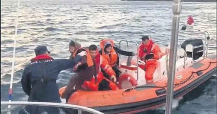 Göçmenler adadan kurtarıldı