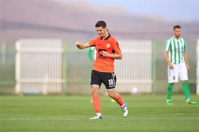 Fenerbahce Yeni Eljif Elmas 22 Yasinda Gol Krali