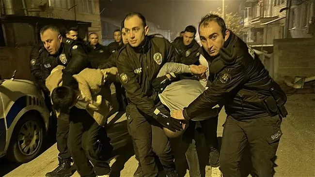 taziye-ziyareti-kavgayla-sonuclandi-cocuklarinin-olumunden-arkadaslarini-sorumlu-tuttular-1733566826558.jpeg