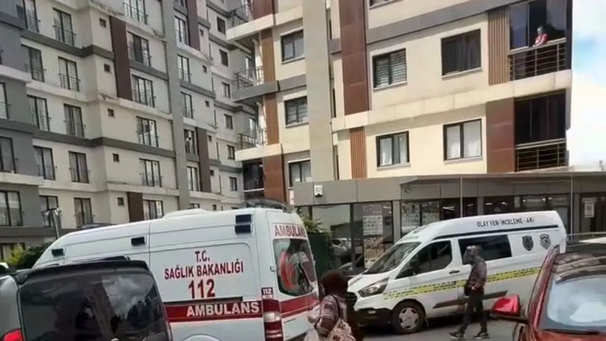 Çekmeköy'de polis ekiplerinin olay yerinde inceleme yapması