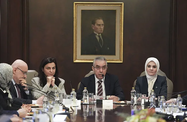 bakan-goktas-oyunlari-kapatmak-yasaklamak-gibi-bir-gundemimiz-yok-1775668329696.jpeg Bakan Göktaş: “Oyunları kapatmak, yasaklamak gibi bir gündemimiz yok”