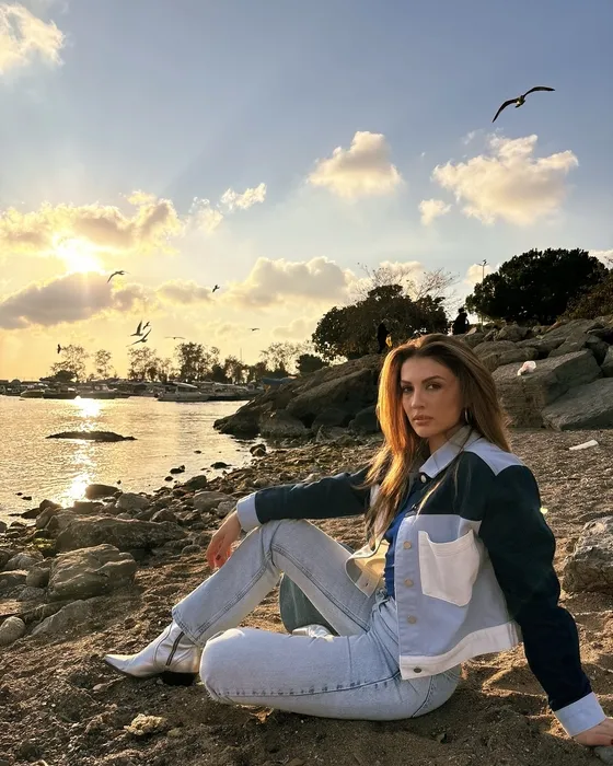 Mutluluğu Londra’da buldu...Oyuncu Burcu Özberk ’ev’lendi!