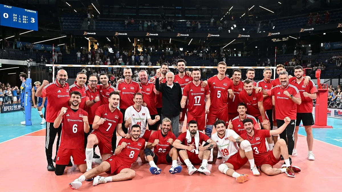 A Milli Erkek Voleybol Takımı, İtalya'yı 3-0 yendi!