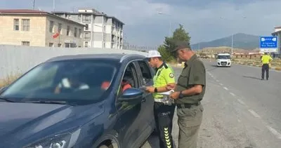 Erzincan’da polisler sürücüleri orman yangınlarına karşı uyardı #erzincan