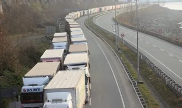 İhracat arttı, Sarp Sınır Kapısı’nda kilometrelerce tır kuyruğu oluştu