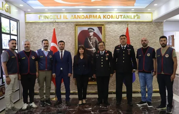 gulistan-cinayetini-ortaya-cikaran-bassavcidan-jandarmaya-tesekkur-ziyareti-1781612843446.jpg