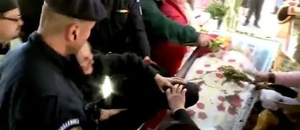 'Şeytan çıkarma’ töreninden dehşete düşüren görüntüler
