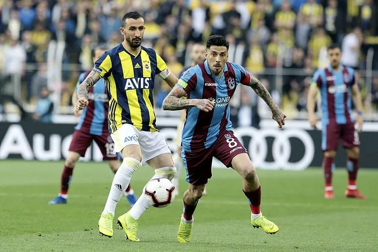 Galatasaray, Fenerbahçe�den ayrılan Mehmet Topal�ı transfer etmek