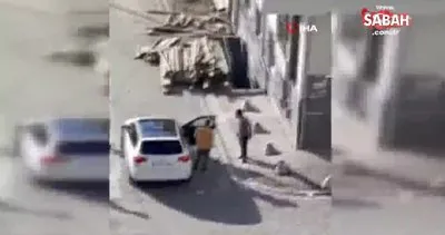 Esenyurt’ta sokak ortasında kadına şiddet kamerada! Küfür yağdırdı, defalarca tokatladı | Video