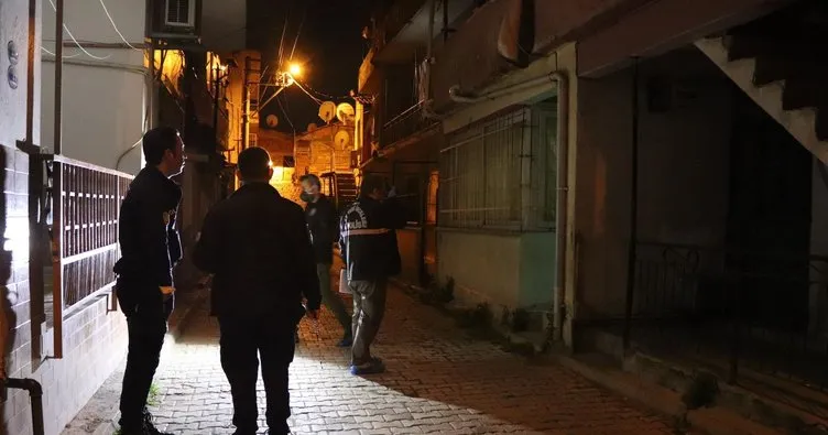İzmir’de sır cinayet!  Evinde bıçaklanan adam hastanede öldü