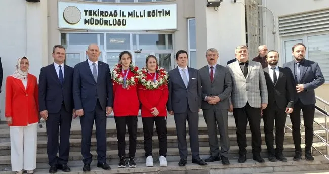 Dünya şampiyonları Tekirdağ’da coşkuyla karşılandı
