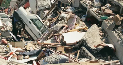 17 Ağustos 1999 Gölcük depremi kaç şiddetindeydi, kaç kişi öldü? 17 Ağustos depremi kaç saniye sürdü?