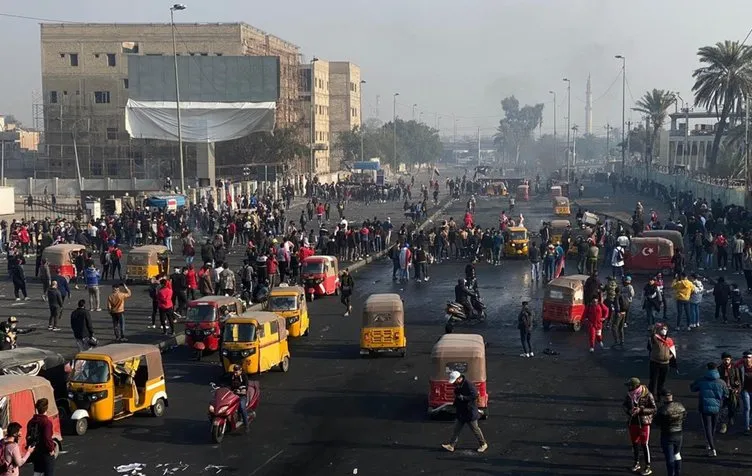 Irak’ta sokaklar karıştı! Hükümet resmi tatil ilan etti