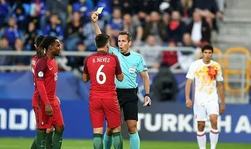 Arnavutluk-Türkiye maçını Alman hakem Tobias Stieler yönetecek