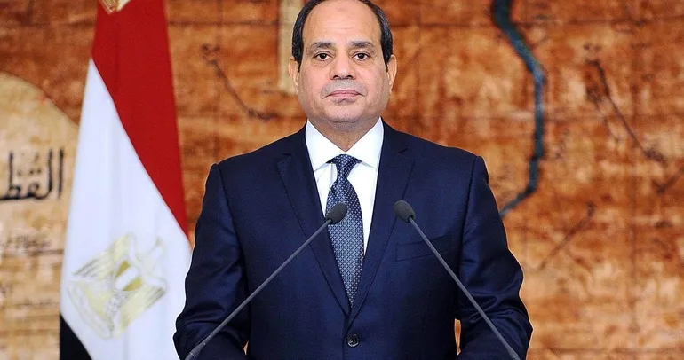 Sisi ateşle oynuyor