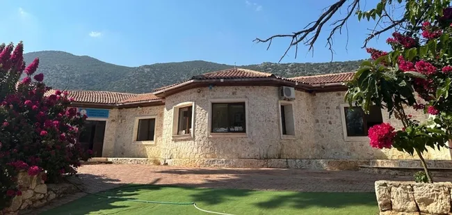 son-dakika-veliler-isyan-etti-antalyada-ogretmen-hakkinda-sok-iddia-kizi-geri-kalmasin-diye-tum-sinifi-yakiyor-1775991432682.jpg (2047×974)