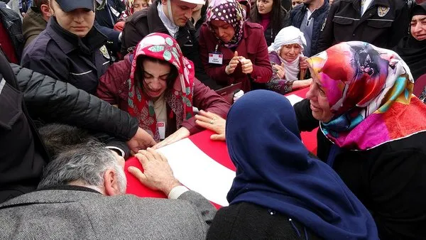Şehit polis memuru Yunus Çavdar son yolcuğuna uğurlandı