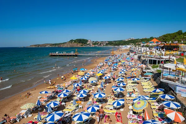 deniz-mi-yoksa-havuz-mu-enfeksiyon-riski-en-dusuk-secenegi-uzmani-acikladi-1721378176634.jpg