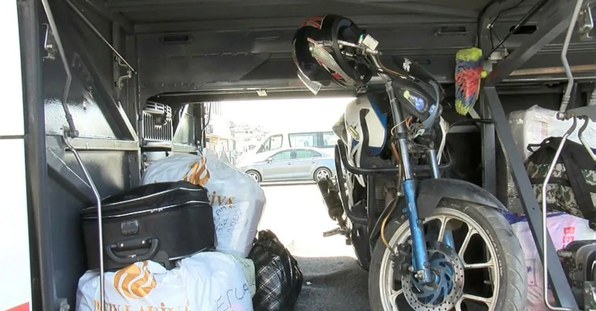 Istanbul Da Yolcu Bulamayan Otobusler Yuk Tasimaya Basladi Son Dakika Haberler