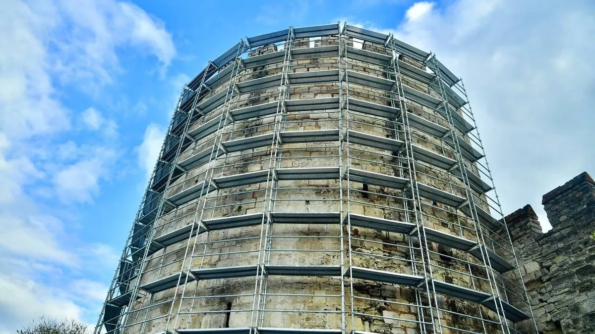 Yedikule Hisarı’ndaki Hazine Kulesi restore ediliyor Yedikule Hisarı’ndaki Hazine Kulesi restore ediliyor