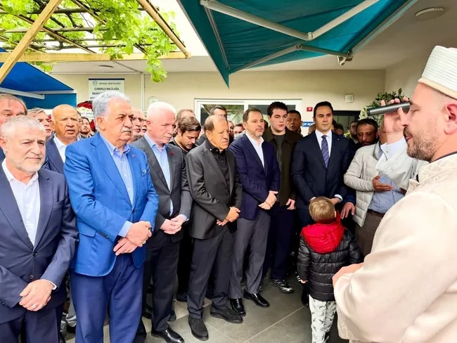 cemal-kalyoncunun-ablasi-fatma-kabaoglu-son-yolculuguna-ugurlandi-1779648203651.jpg (1080×810)
